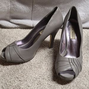 Steve Madden Grey Peep toe heels
